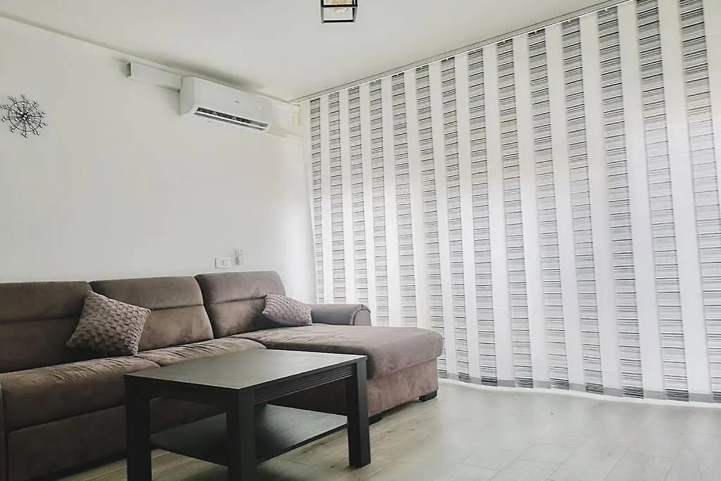 Apartman Levi Πούλα 0*,
