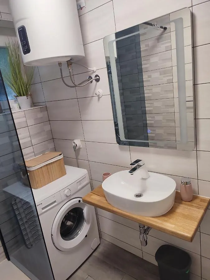 Apartman Levi Πούλα 0*,